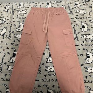 This a pink pant is in petted condition